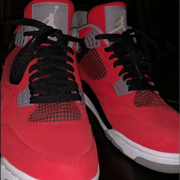 Jordan 4 Toro’s - Picture 1 of 5